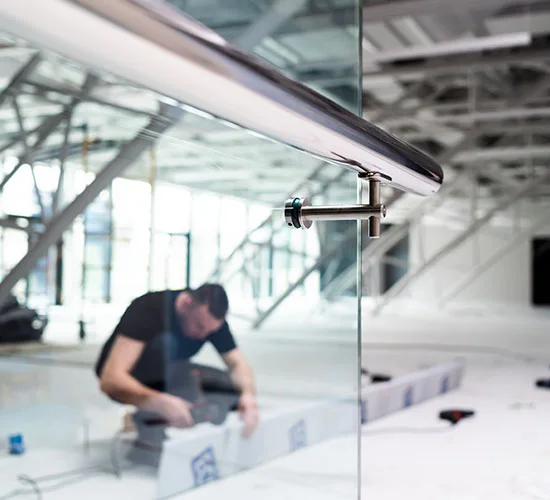 Lutz, FL highly skilled glass repair technicians